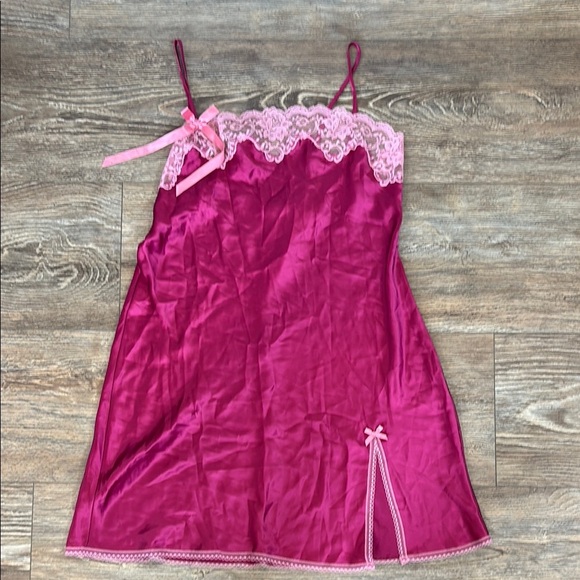 Victoria's Secret Women's Size Large Pink and Burgundy Slip Dress Vintage NWT !! - Picture 1 of 7